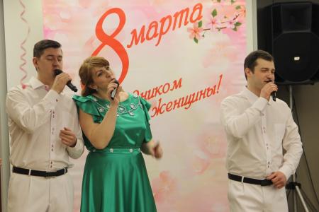 Награды ЦК КПРФ и цветы ярославским женщинам