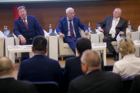 В.И. Кашин провел в Госдуме парламентские слушания о совершенствовании правового регулирования в целях обеспечения ветеринарной безопасности