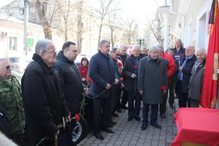 Крымские коммунисты почтили память И.В.Сталина