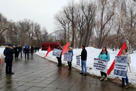 Саратовские коммунисты почтили память Иосифа Виссарионовича Сталина
