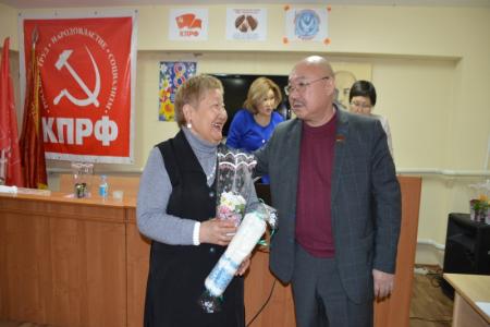 Коммунисты Калмыкии провели торжественное собрание, посвященное Международному женскому дню