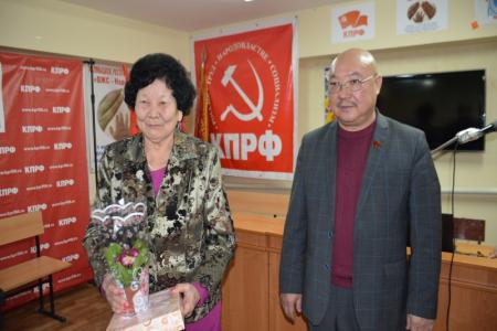 Коммунисты Калмыкии провели торжественное собрание, посвященное Международному женскому дню