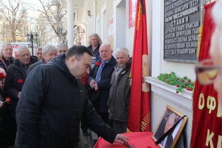 Крымские коммунисты почтили память И.В.Сталина