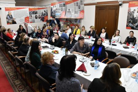 Г.А. Зюганов поздравил с Международным женским днем сотрудниц аппарата ЦК КПРФ и фракции КПРФ в Госдуме