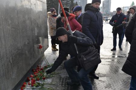 Новосибирские коммунисты почтили память Иосифа Сталина