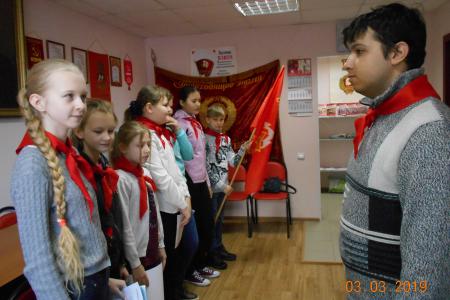 Саратовская область. В городе Энгельсе пионеры провели конкурс рисунков на тему: «Подвиги русской Армии»