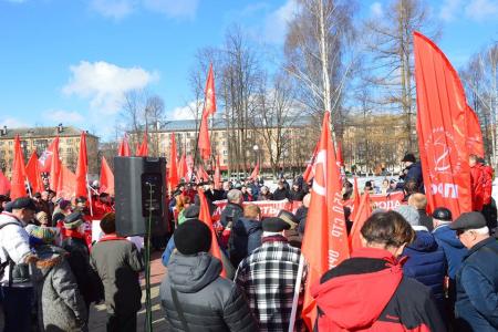 Народ России достоин лучшей жизни – потребовали в Ярославле