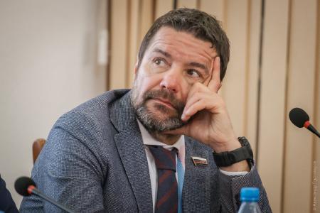 Губернатор-коммунист Сергей Левченко прибыл на открытие Универсиады-­2019 в Красноярск
