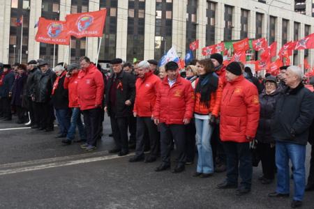 «Человеку труда – достойную жизнь!»