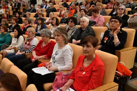 «Женщины вместе с мужчинами». В канун 8 марта в Госдуме прошел Всероссийский Женский Форум
