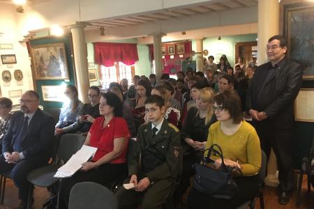 Чита. Педагоги, подготовившие победителей Декабристских чтений, получили благодарности от депутата Госдумы В.Г. Позднякова