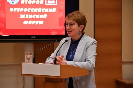 «Женщины вместе с мужчинами». В канун 8 марта в Госдуме прошел Всероссийский Женский Форум