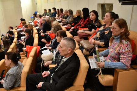 «Женщины вместе с мужчинами». В канун 8 марта в Госдуме прошел Всероссийский Женский Форум