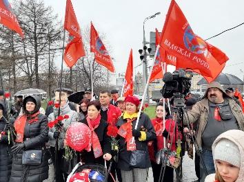 В Москве состоялся митинг, посвященной 58-й годовщине космического полета Юрия Гагарина