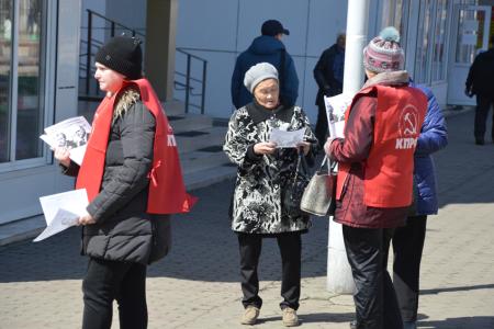 «Дерипаска, руки прочь от Зюганова!» Коммунисты ЕАО потребовали прекратить судебное преследование лидера КПРФ