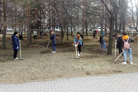 В Челябинске продолжаются юбилейные субботники коммунистов