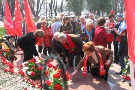 Калужские коммунисты отметили 149 лет со дня рождения Ленина 