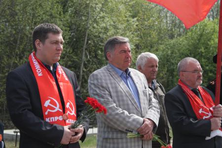 Коммунисты Пскова почтили память Почётного гражданина Пскова Михаила Минина, водрузившего Знамя Победы над Рейхстагом