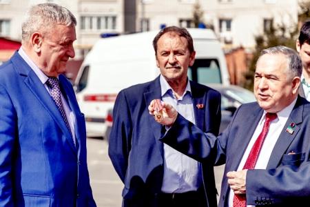 Коммунисты Татарстана подарили беседку детскому хоспису в Казани
