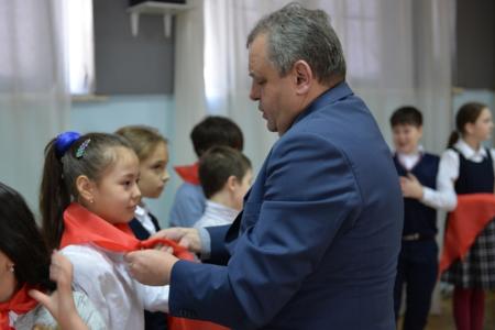 В Центральном районе Новосибирска приняли первых пионеров