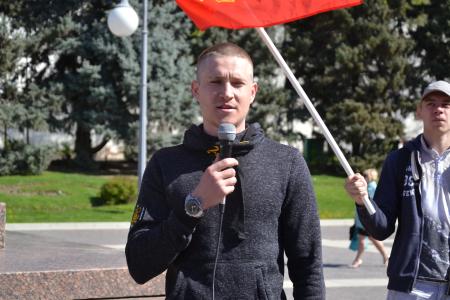 Астраханские коммунисты почтили память вождя мирового пролетариата