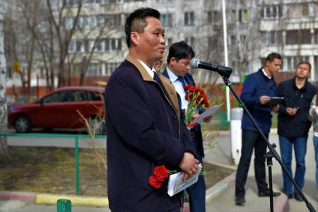 Новосибирцы почтили память сибиряка, спасшего основателя Северной Кореи