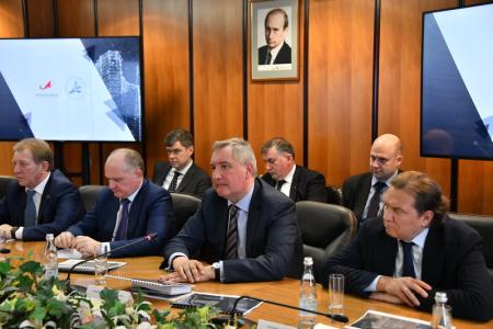 Г.А. Зюганов предложил простить долги Центру им. Хруничева