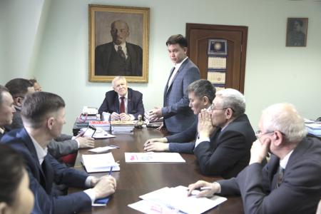 Член ЦК КПРФ Баир Цыренов — в Якутске