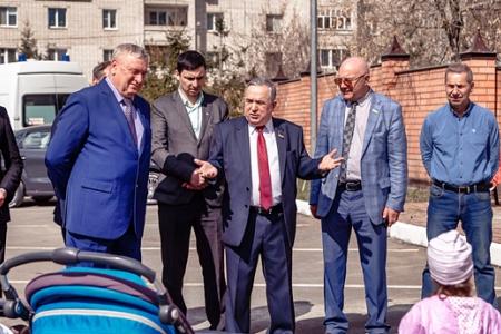Коммунисты Татарстана подарили беседку детскому хоспису в Казани