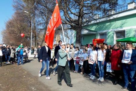 Саратовская область. В Петровске коммунисты встретили с красными знаменами легендарный воинский эшелон 
