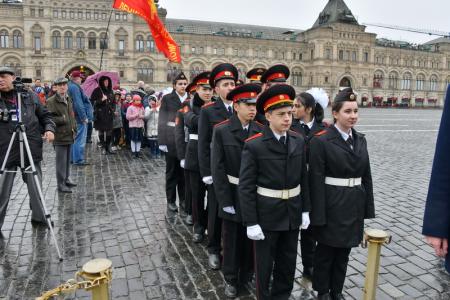 «Время первых». Коммунисты возложили цветы к могилам советских покорителей космоса у Кремлевской стены
