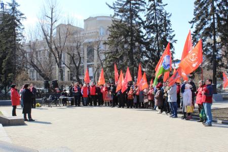 «Воплотим заветы Ильича»: в Иркутске отметили 149-ю годовщину со Дня рождения В.И. Ленина