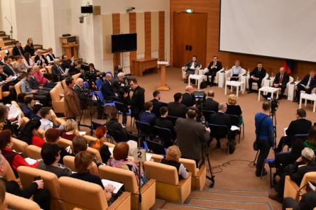 Г.А. Зюганов выступил на круглом столе фракции КПРФ в Госдуме: «Борьба с бедностью в России: лозунги и реалии»