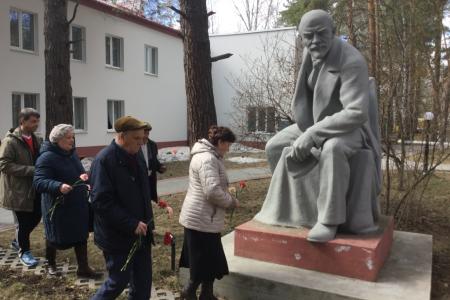 Тюменские коммунисты отметили день рождения В.И. Ленина в доме отдыха «Пионер»