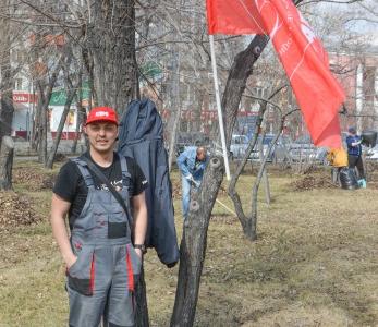 Республика Хакасия. Коммунисты Абакана убирали столицу на субботнике