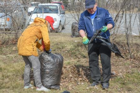 Республика Хакасия. Коммунисты Абакана убирали столицу на субботнике