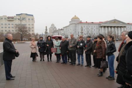 В День рождения В.И. Ленина коммунисты Забайкалья возложили красные гвоздики