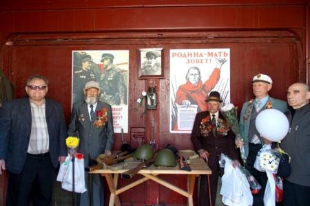 Саратовская область. В Петровске коммунисты встретили с красными знаменами легендарный воинский эшелон 