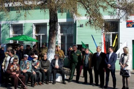 Саратовская область. В Петровске коммунисты встретили с красными знаменами легендарный воинский эшелон 