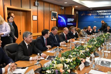 Г.А. Зюганов предложил простить долги Центру им. Хруничева