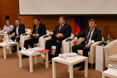 Фракция КПРФ в Госдуме провела круглый стол по теме обеспечения безопасности сетей, обслуживающих жилой фонд