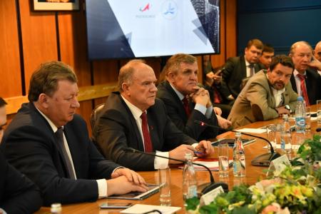 Г.А. Зюганов предложил простить долги Центру им. Хруничева