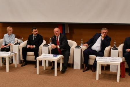 Г.А. Зюганов выступил на круглом столе фракции КПРФ в Госдуме: «Борьба с бедностью в России: лозунги и реалии»