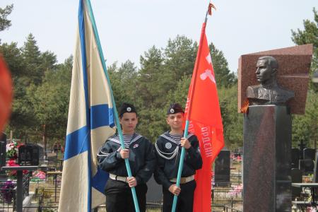 Коммунисты Пскова почтили память Почётного гражданина Пскова Михаила Минина, водрузившего Знамя Победы над Рейхстагом