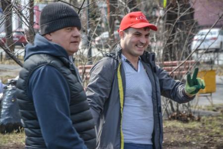 Республика Хакасия. Коммунисты Абакана убирали столицу на субботнике