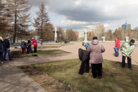 В Челябинске продолжаются юбилейные субботники коммунистов