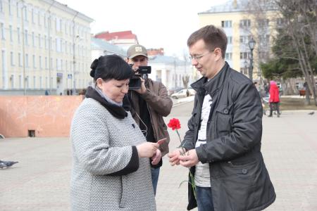 Республика Коми. Коммунисты возложили цветы к памятнику В.И. Ленину