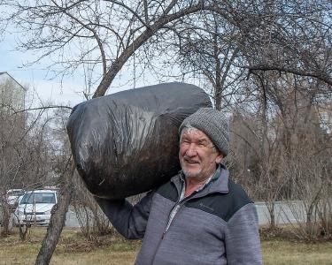 Республика Хакасия. Коммунисты Абакана убирали столицу на субботнике