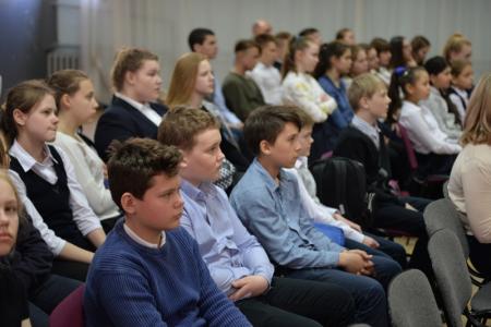 В Центральном районе Новосибирска приняли первых пионеров
