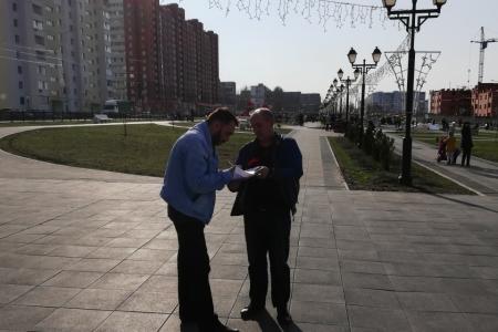 Саратов. Коммунисты пошли в народ